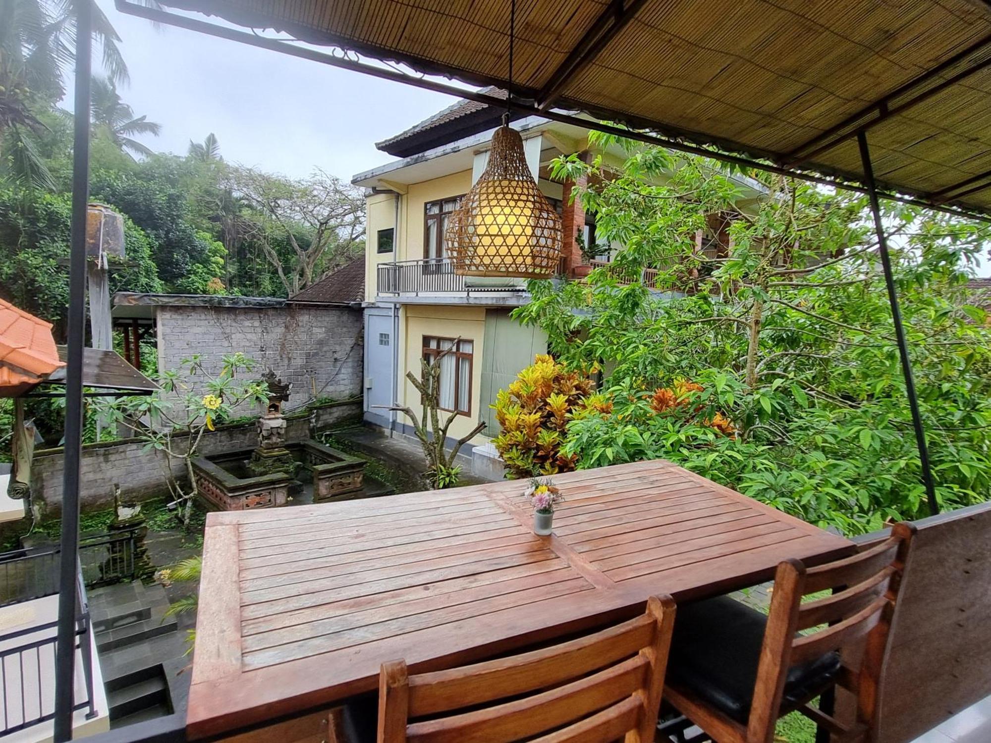 Nyoman Sandi Pensión Ubud Exterior foto