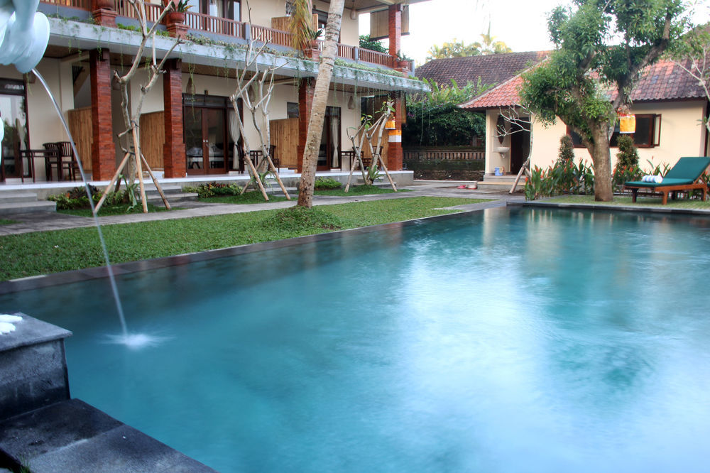 Nyoman Sandi Pensión Ubud Exterior foto