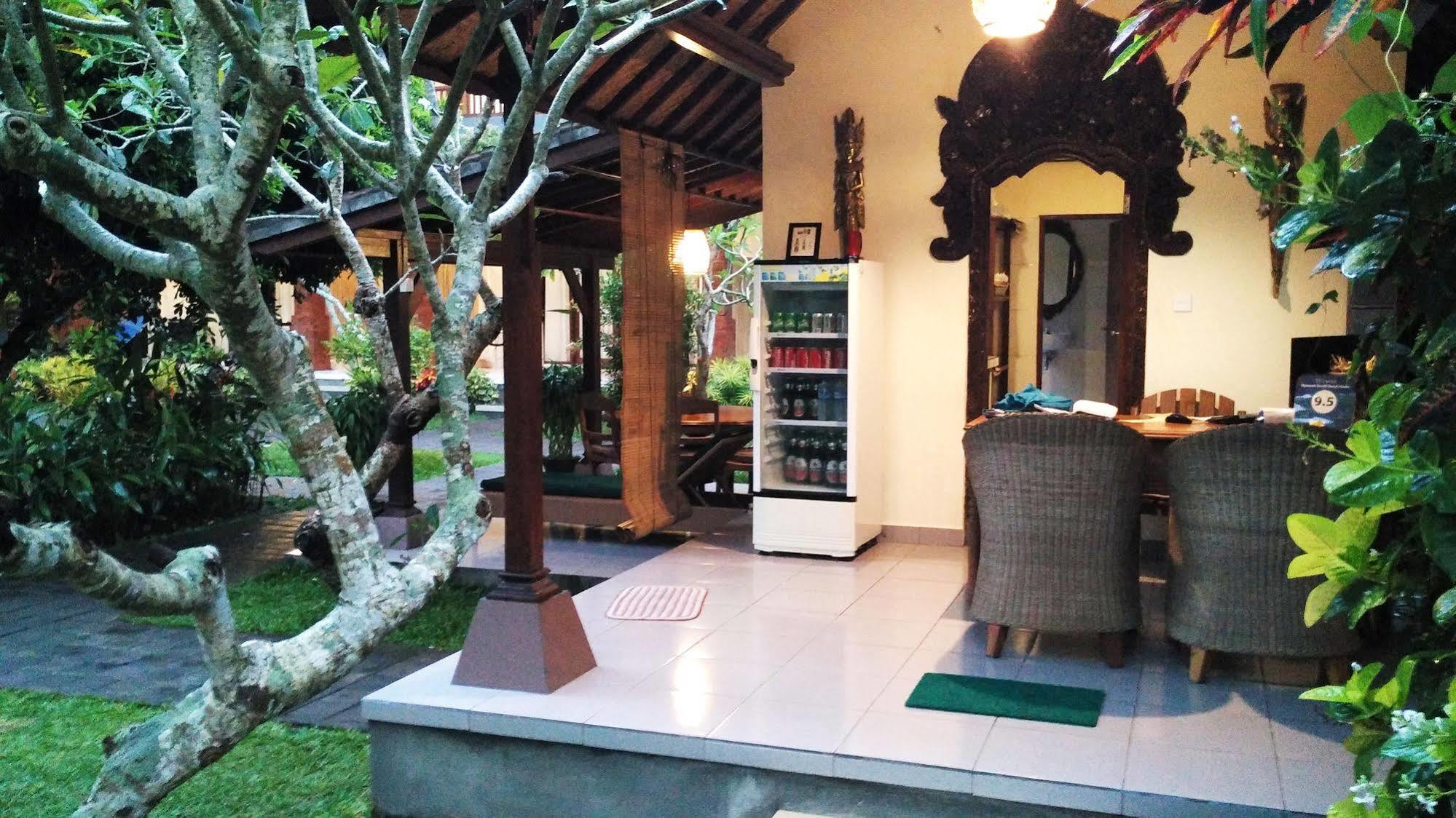 Nyoman Sandi Pensión Ubud Exterior foto